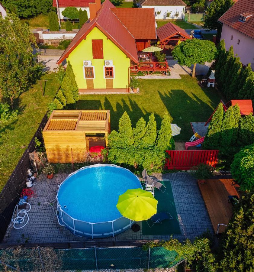 Sara-Lux Apartman Nyarliget Eksteriør bilde